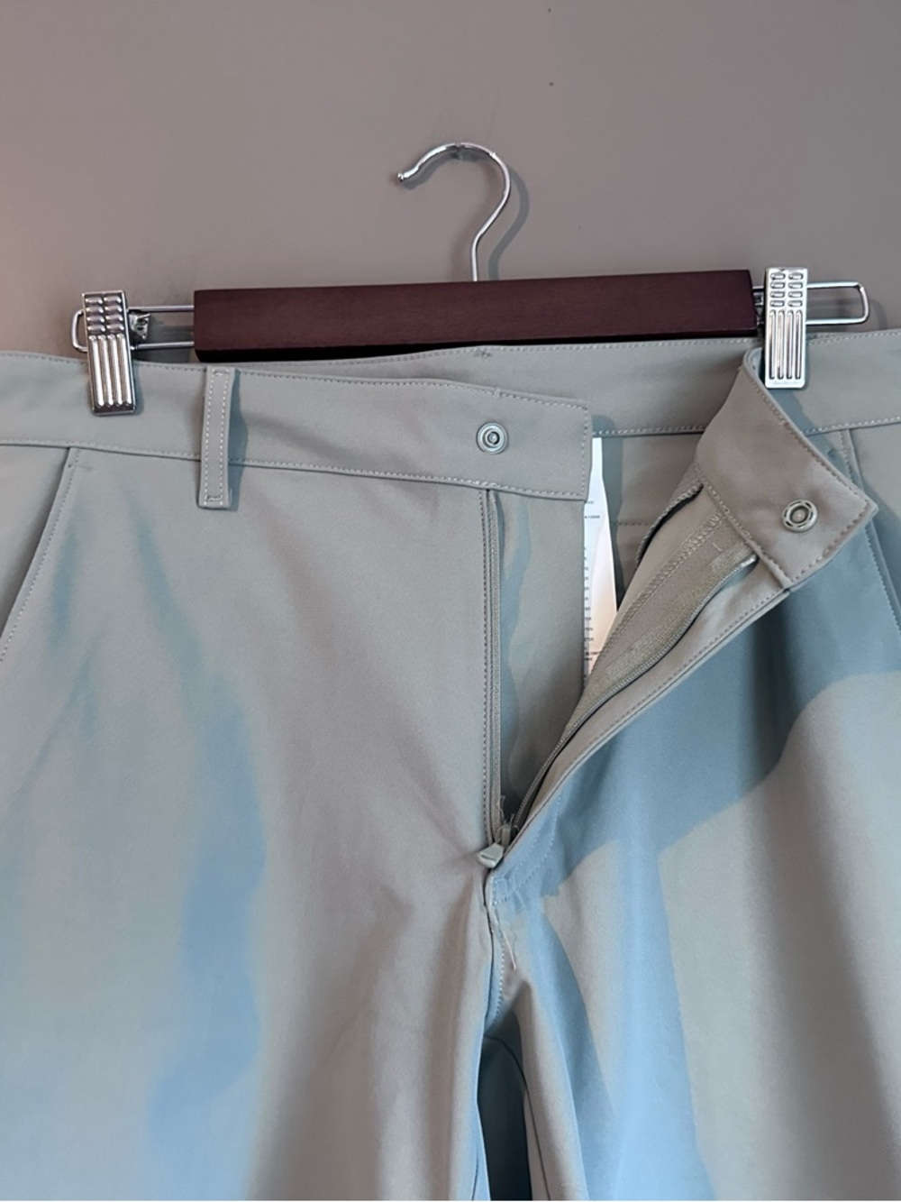 Fabletics Men’s Athletic Golf Shorts Sage Gray – XS/S (30 Waist) The Don Shorts - Picture 6 of 11